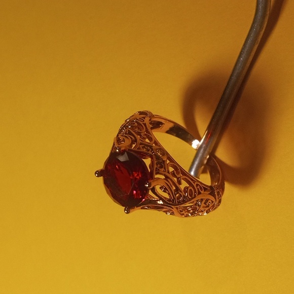 Antique inspired 14k plated cubic zirconia ring size 8 - Picture 2 of 6